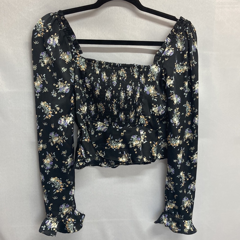 ASTR The Label Cropped Blouse Long Sleeve Black Floral Sweetheart Darted Medium - Picture 4 of 7